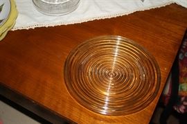 6 Anchor Hocking Plates, Manhattan Pattern