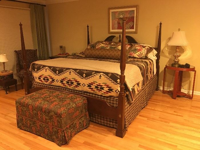 4-poster Early American-style king size bed with Tempurpedic mattress. Also for sale is the professionally upholstered ottoman.