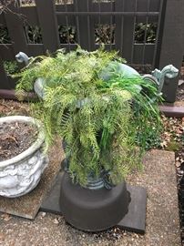 Fabulous metal garden urn (2 of 2)