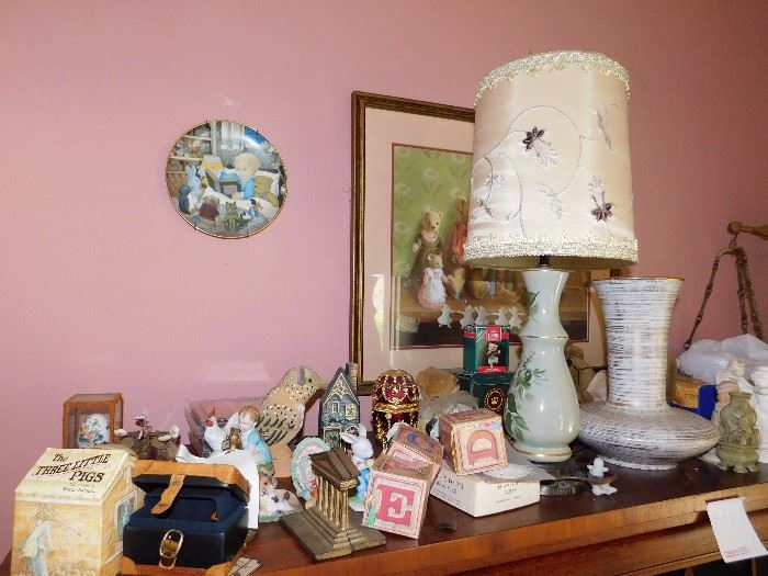 Vintage lamps, Boyds Bears, pottery 