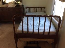 Turned Wood Spindle Bed