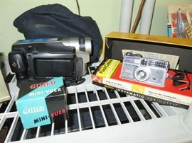 Kodak Instamatic 404/Outfit Camera, Guild Mini-Vuer