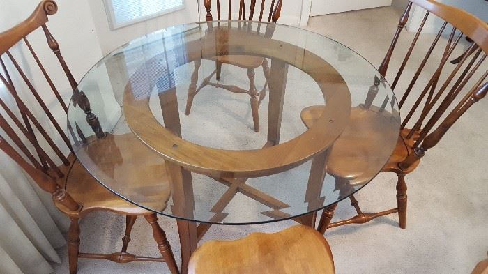 42" diameter glass top table