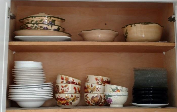 Bottom shelf pattern "Acorns and Turkeys"  by Maxera. Top shelf is the next photo's pattern