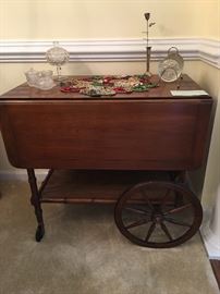 Hekman Server/tea cart 