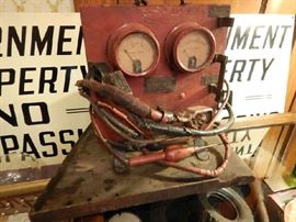 1920'S BATTERY CHARGER (HARD TO FIND)