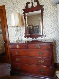 DRESSER & MIRROR