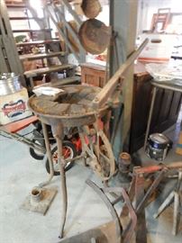 ANTIQUE PORTABLE FORGE W/ ACCESSORIES