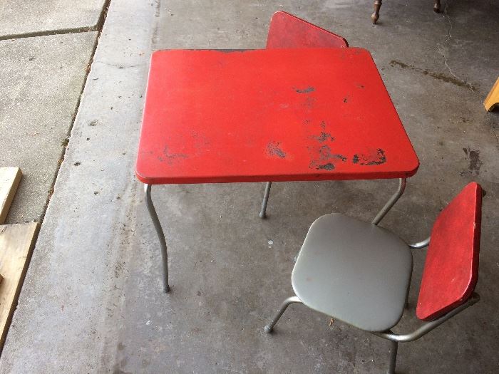 1950s child’s table and chairs