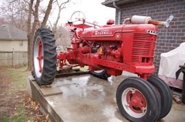 Farmall H Tractor