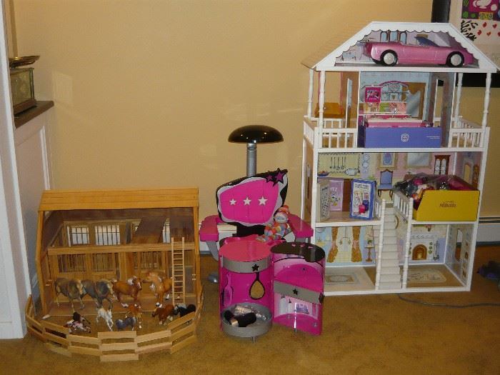 Huge Kidcraft dollhouse complete with dolls and furniture, beauty shop, stable with horses and corral