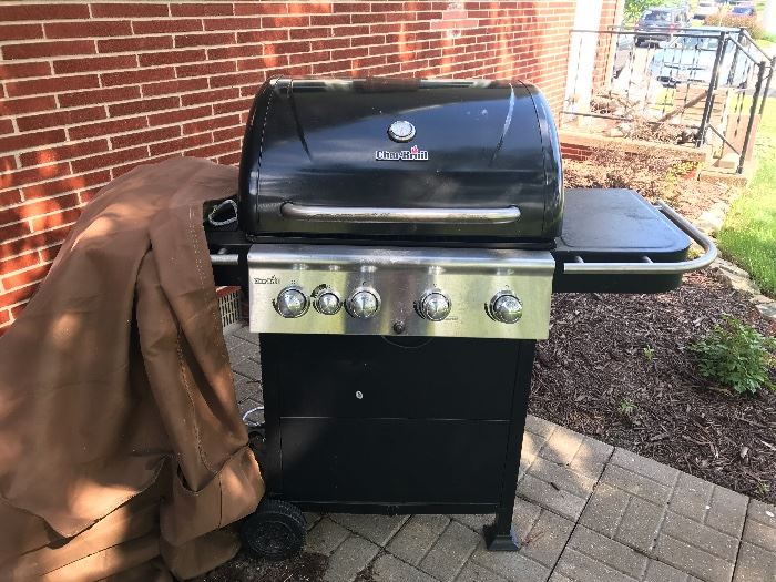 Char-Broil Gas Grill w/ Propane Tank & Cover