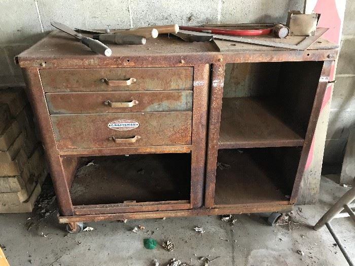 Craftmans Metal tool cabinet  just needs some tender loving care to make it great again