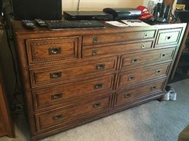 Huntington bedroom dresser