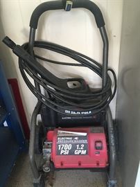 1700 psi black Maxx  power washer electric 