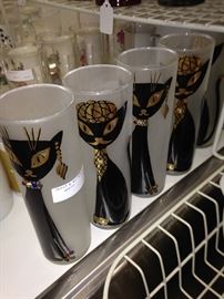 Cat glassware