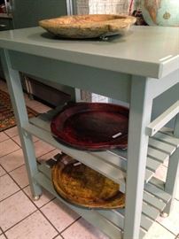 Three-tiered "island" ; wooden bowls/platters