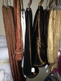 Custom table clothes and table toppers