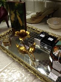 Mirrored vanity tray
