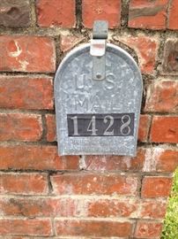 We look forward to seeing you May 3-5 at 1428 Hollytree Place, just beyond the tennis courts at Hollytree Country Club. For 14 years, we have opened at 7:00 AM on Thursday and closed at 2:00 PM on Sat.