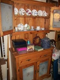 china cabinet part of 3 pc set