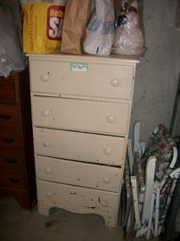 chest of drawers