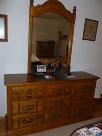 Dresser & Mirror