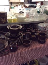 Set of Hull Brown drip dishes!!