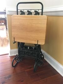 Wrought iron stand and wood Folding TV Tray set