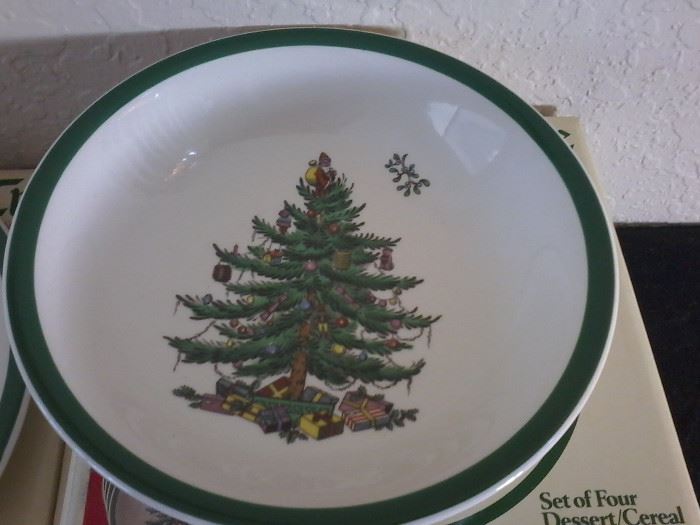 Spode Christmas Tree Dishes     http://www.ctonlineauctions.com/detail.asp?id=704413