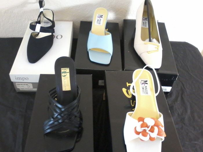  5 Pairs of Shoes, Size 7 1/2      http://www.ctonlineauctions.com/detail.asp?id=704417
