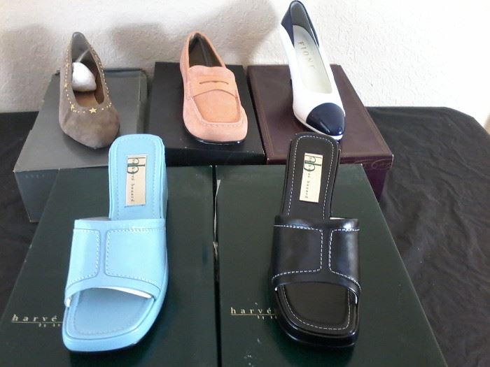 5 Pairs of Shoes, Size 7 1/2   http://www.ctonlineauctions.com/detail.asp?id=704422