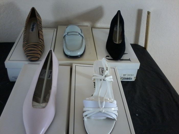 5 Pairs of Shoes, Size 7 1/2   http://www.ctonlineauctions.com/detail.asp?id=704426