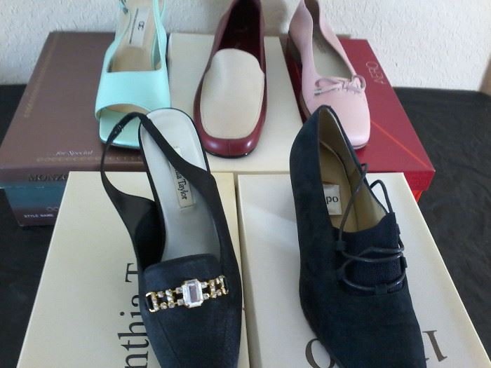  5 Pairs of Shoes, Size 7 1/2 http://www.ctonlineauctions.com/detail.asp?id=704428