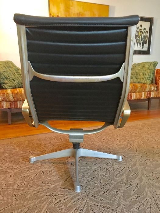 Vintage Eames for Herman Miller "Aluminum Group" Desk Chair