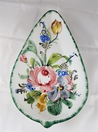 Teardrop Serving Dish  http://www.ctonlineauctions.com/detail.asp?id=704455