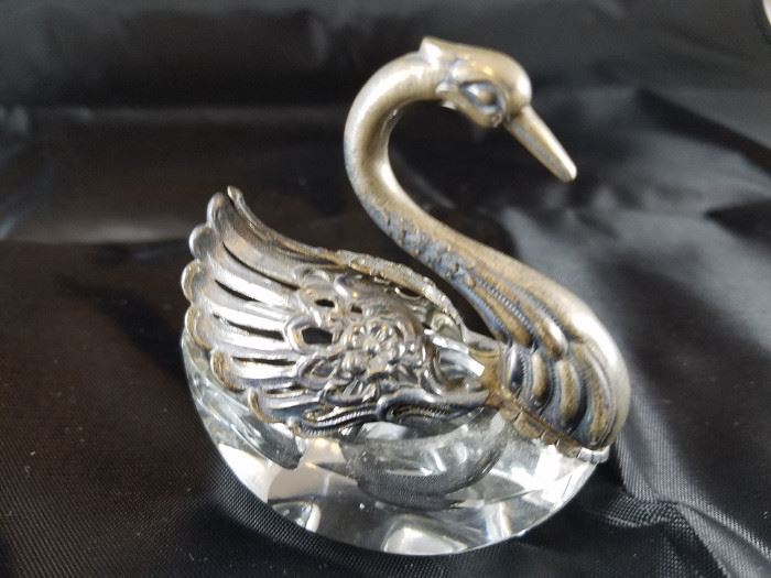 Silver & Glass Swan Salt & Pepper Dish   http://www.ctonlineauctions.com/detail.asp?id=704460