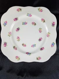 Square Bone Chine Plate         http://www.ctonlineauctions.com/detail.asp?id=704467