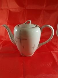  China Teapot        http://www.ctonlineauctions.com/detail.asp?id=704506