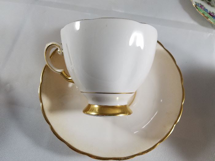 Mixed Set of Six Cup & Saucer Pairs            http://www.ctonlineauctions.com/detail.asp?id=704522