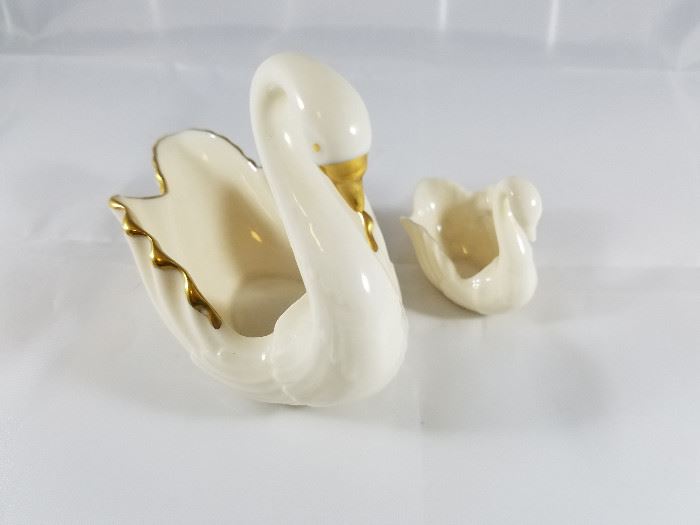 China Swans  http://www.ctonlineauctions.com/detail.asp?id=704524