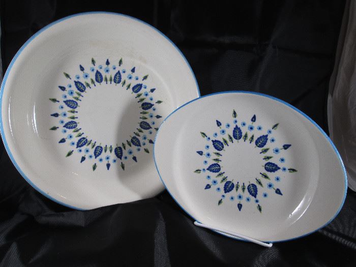  Hand-Painted Serving Dishes      http://www.ctonlineauctions.com/detail.asp?id=704466