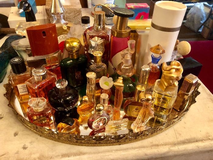 Many lovely ferfumes 