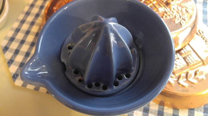Beautiful blue pottery juicer ( to juicer ends)