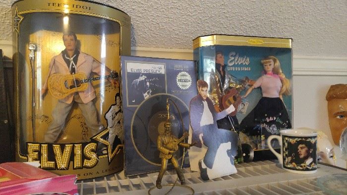 Large Elvis Presley collection
