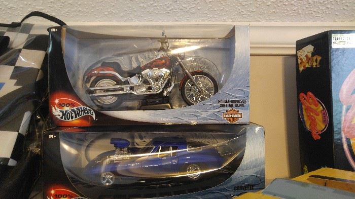 Hot Wheels motorcycles and cars
