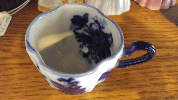 Flow blue cup
