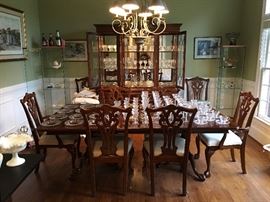 Solid Cherry dining set for 8 with matching china cabinet and buffet. Made in America by Kincaid. Excellent condition. 