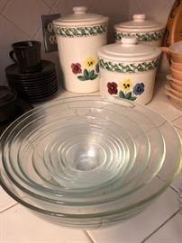 The kid of pyrex bowl set you’ve always wanted!