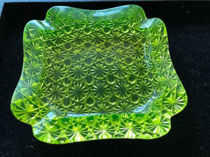 Beautiful color candy dish
